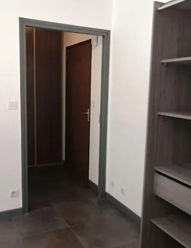 Grand T1 Tres Calme Proche Centre Appartamento